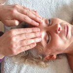 Charlotte Brunet Kinésiologue, réflexologue plantaire, massothérapeute et praticienne de la Trame - Massage cranien 02